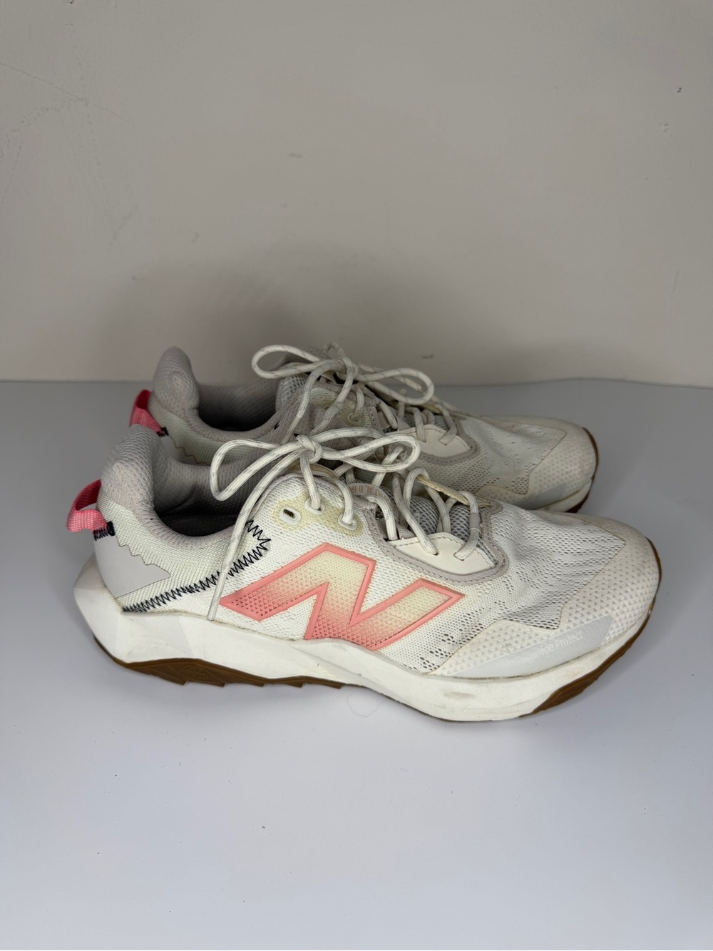 New Balance Dynasoft Nitrel v6 Trail Beige/Red Women’s Size 43 US11 Hiking Shoes
